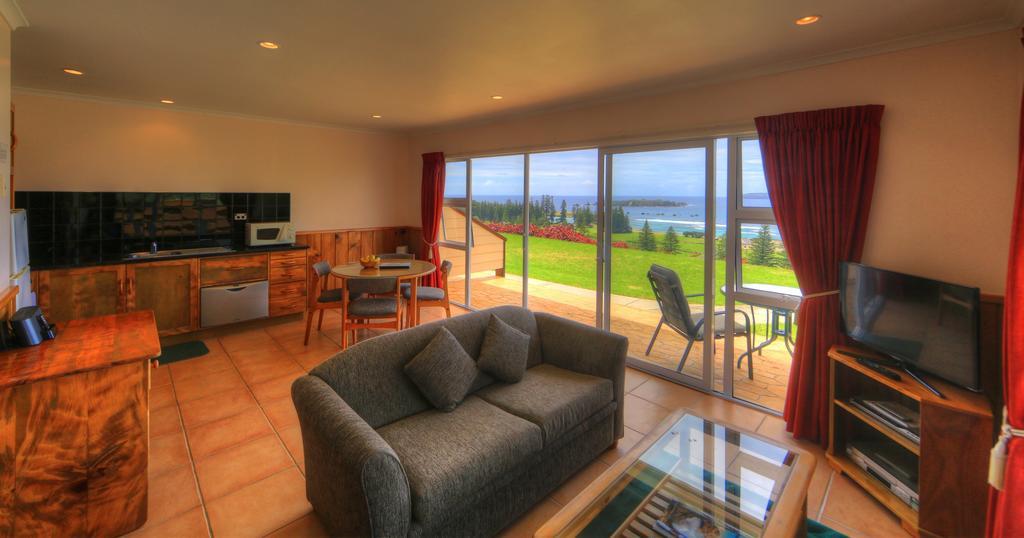 Islander Lodge Apartments Burnt Pine Esterno foto
