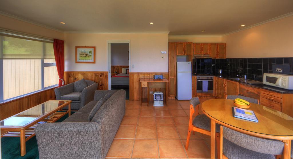 Islander Lodge Apartments Burnt Pine Esterno foto